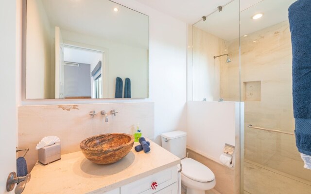 Amazing 3 Bedroom Condo