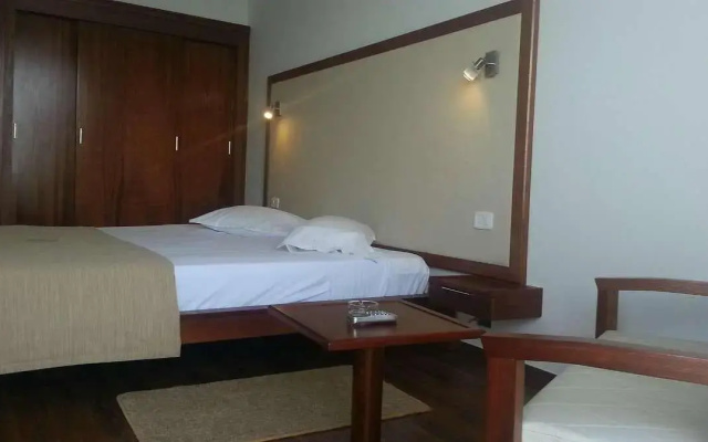 Hotel Corniche Palace
