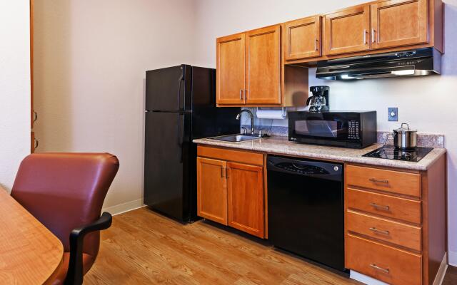 Candlewood Suites Pearland by IHG