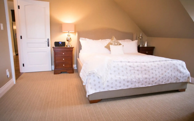 124 on Queen Hotel & Spa