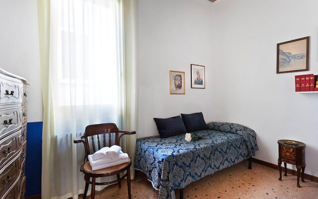 Grimaldi Apartments - Alle Bifore