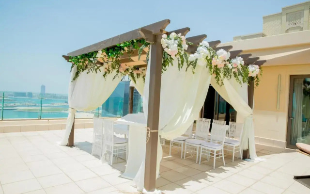 Jbr penthouse with terrace pool