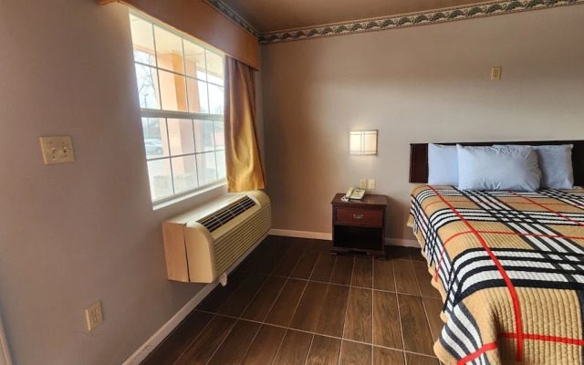 Benbrook Inn & Suites