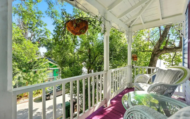 Periwinkle Perch - Home for 4