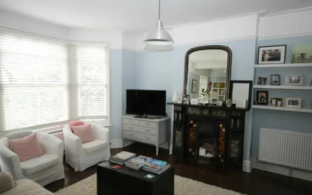 FG Property - Queen's Park, Chevening Road