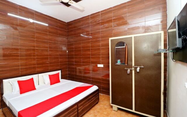 Oyo 37097 Raj Apartments