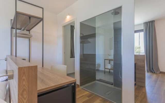 Room in B&B - Insula Felix - Deluxe Triple Room With Sea View