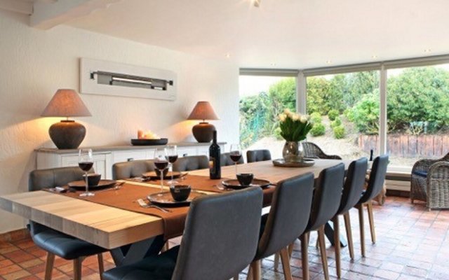 Atmospheric Holiday Home Situated in a Quiet Residential Area Close To the Beach