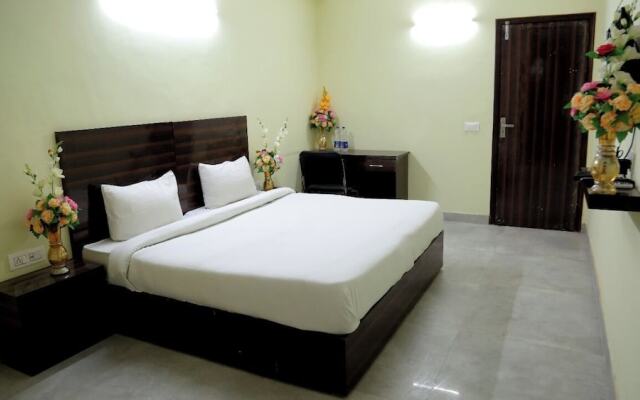 Liv In By Golden Plate