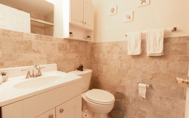 Yachtsman's Cove with 3-Levels