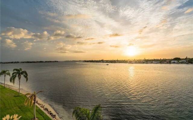 Bahia Vista 11237 - Two Bedroom Condo