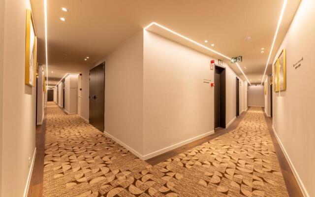 The CORNR Hotel