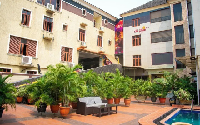 Ai-Royal Hotel & Suites