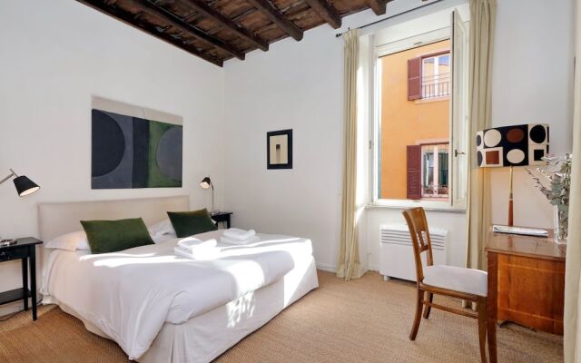 Trevi Charming Apartment