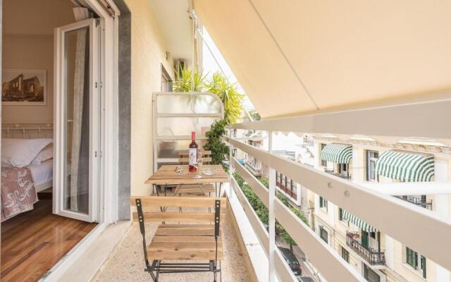 Modern flat next to Acropolis Museum