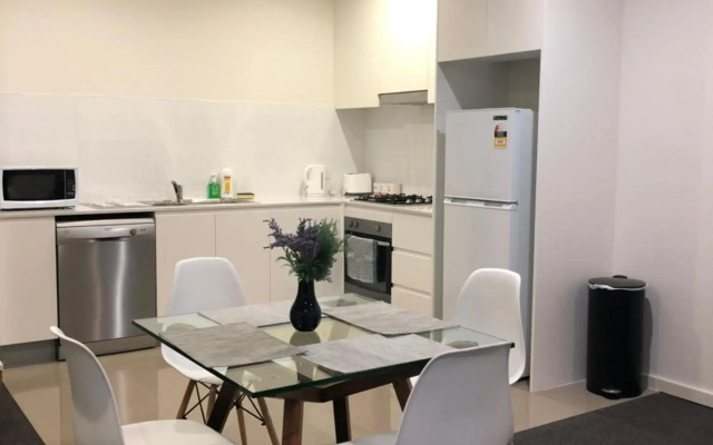 Modern Apartment in Liverpool CBD