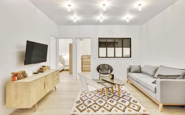 Central & Stylish renovated Parisian apt / 6-8 guests