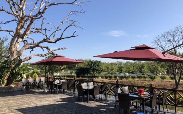 Deng Stone House Pastoral Resort