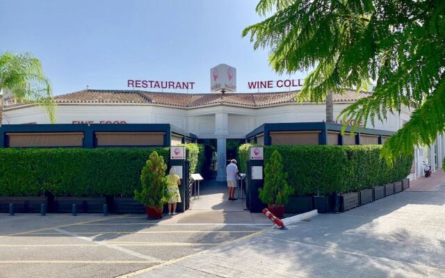 TGS & RUMEX Suites Banus