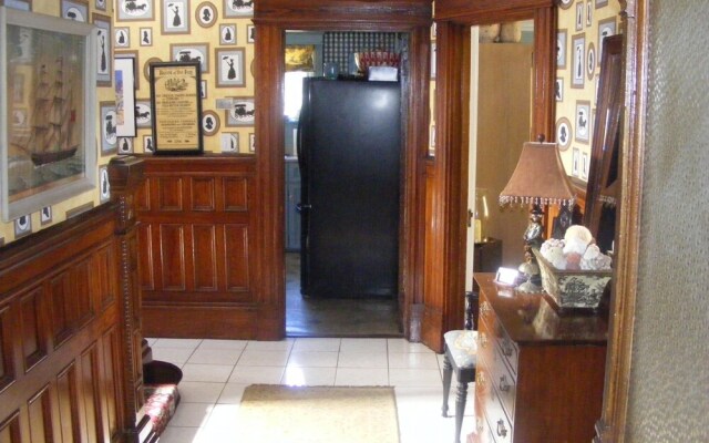 Rothesay House Heritage Inn B&B
