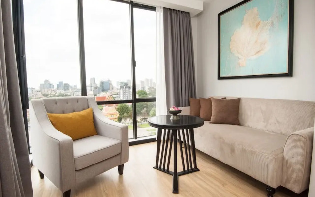 GLOW PARK HOTEL Grand Royal Palace