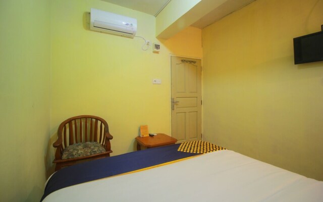 SPOT ON 2305 Andys Nur Penginapan