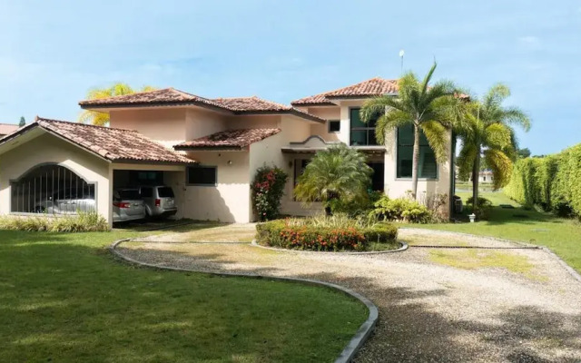 Villa Encanto by Acomodo