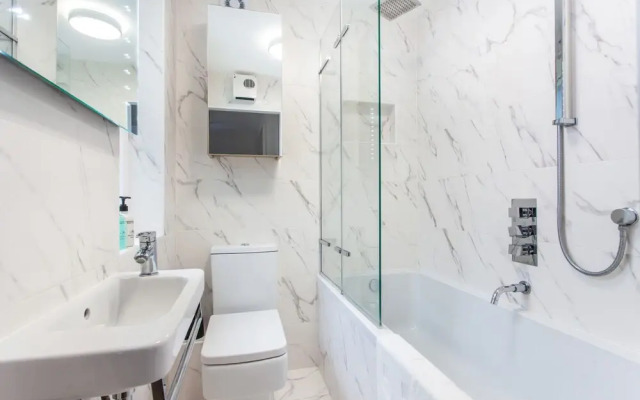 Quality Apartment Shaftersbury Avenue