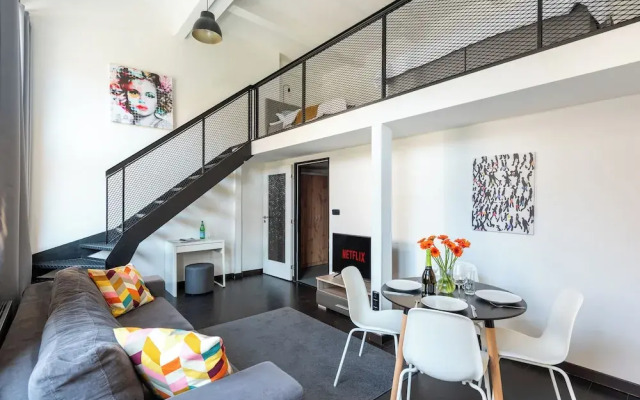 Charming loft-studio apart with parking