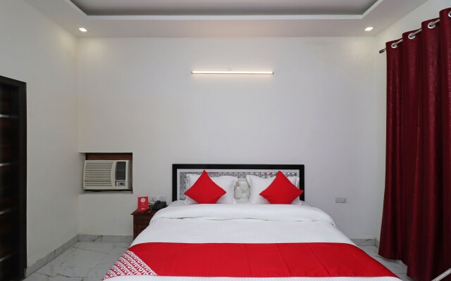 OYO 28576 Laxmi Residency