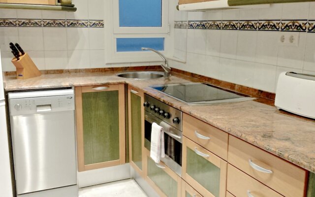 Smart 3BR balconies in historical Gothic - MACCA