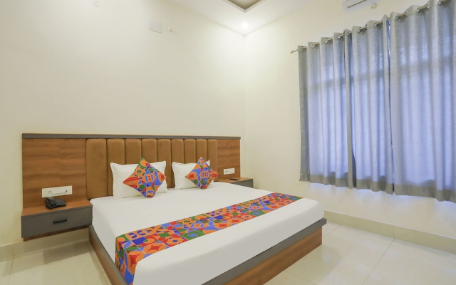 Fabhotel Downtown Residency