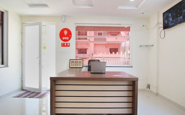 OYO 12465 SIRI Residency