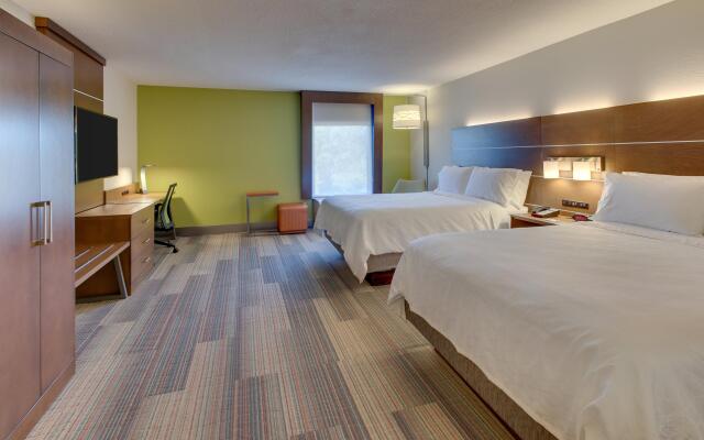 Holiday Inn Express & Suites Atlanta N-Perimeter Mall Area