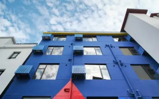 Jingdezhen UP Apartment (Taoxichuan Creative Plaza)