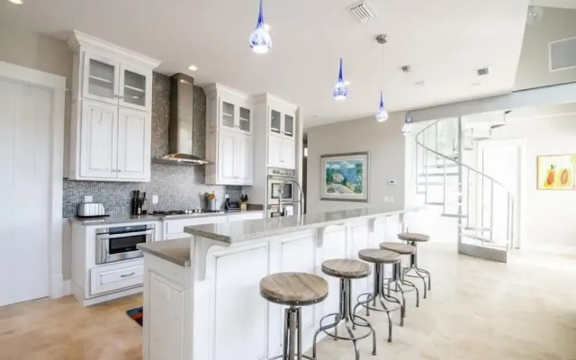 Bella Beach House