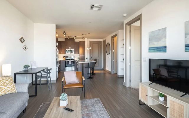 TWO Modern CozySuites at Town Lake