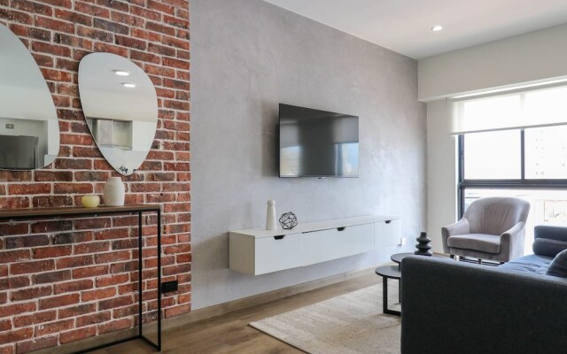 w Bright 2BR Duplex in Miraflores