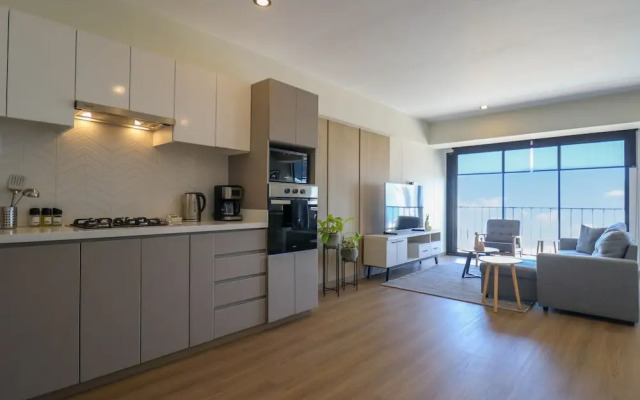 w Artistic 2BR With Balcony in Miraflores