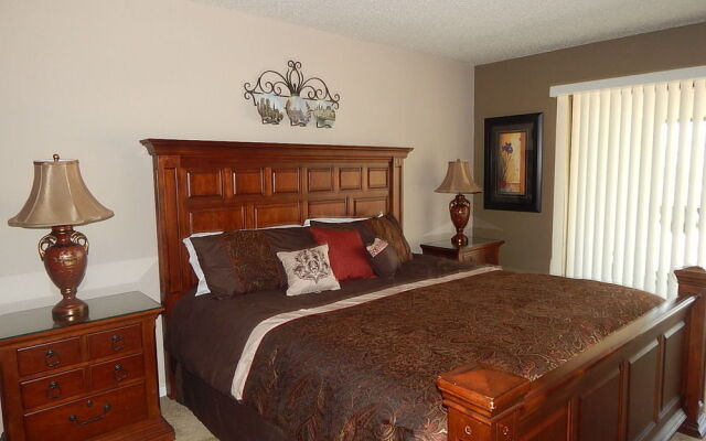 Four Seasons Racquet Club Condominiums