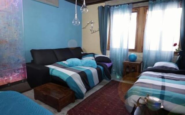 A La Maison De Marie