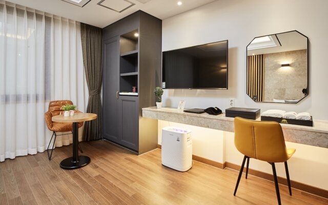 Noble Stay Hotel