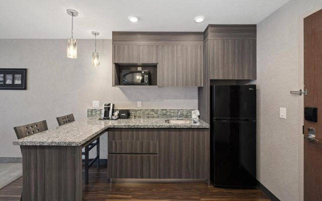 Home Inn & Suites Saskatoon South