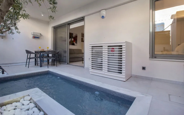 Acropolis Golden Suites by GHH