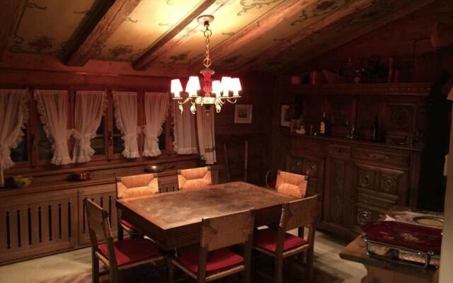 Big Luxurious Chalet in Schönried
