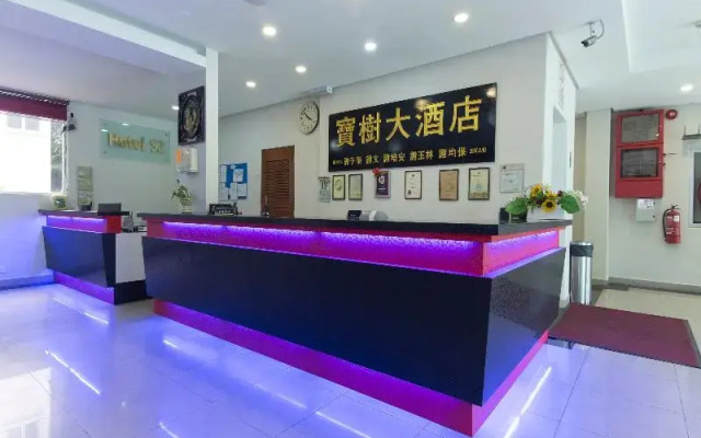 OYO 542 S2 Hotel