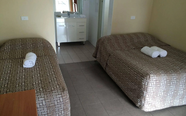 Liberty Plains Motor Inn