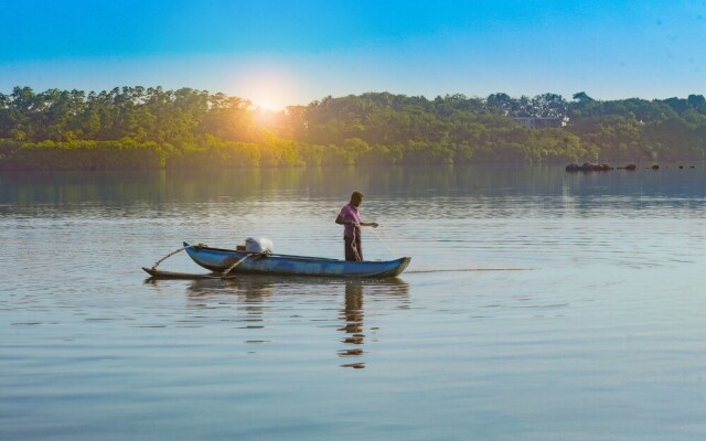 Chari Lake Hotel