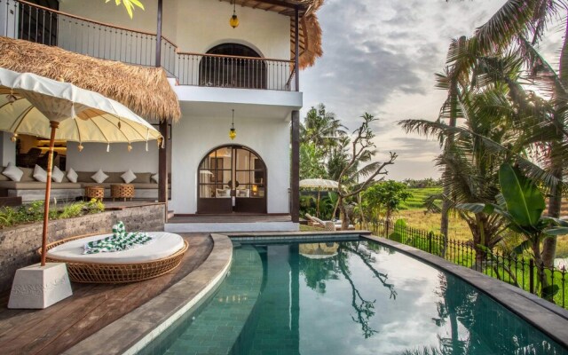 Impressive Villas Complex 9 BR Canggu w staff