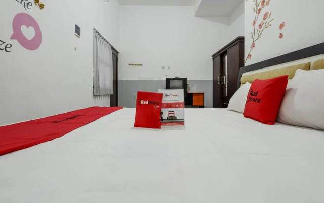RedDoorz @ Prambanan Timur Raya